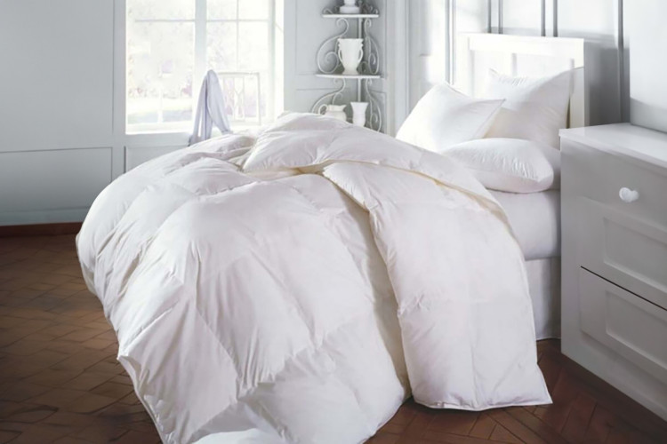 Duck Feather Duvet - Super King Duvets - 1
