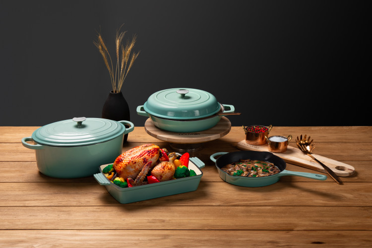 Nouvelle Cast Iron 6-Piece Roaster Set - Misty Teal Nouvelle Cast Iron Sets - 1