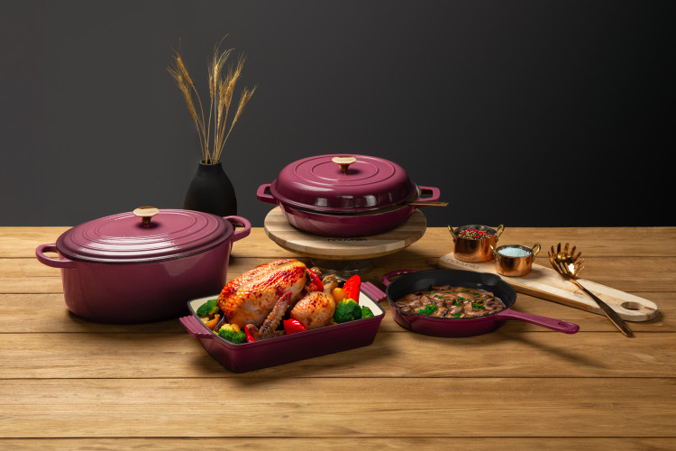 Nouvelle Cast Iron 6-Piece Roaster Set - Plum Nouvelle Cast Iron Sets - 1