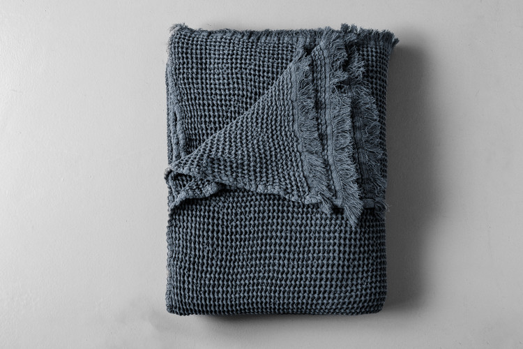 Avaria Throw - Anthracite Throws - 1