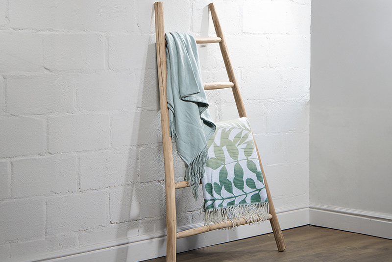 cielo_ladder_shelves