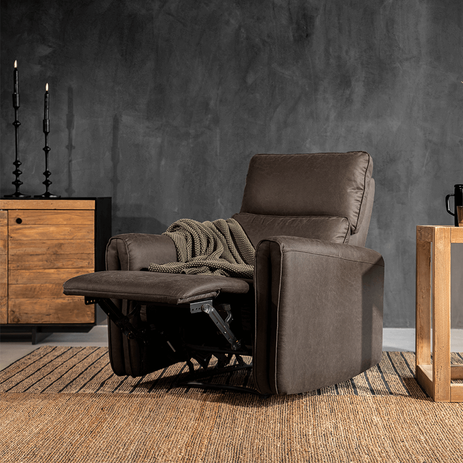 How to Choose the Perfect Recliner for You and Your Space