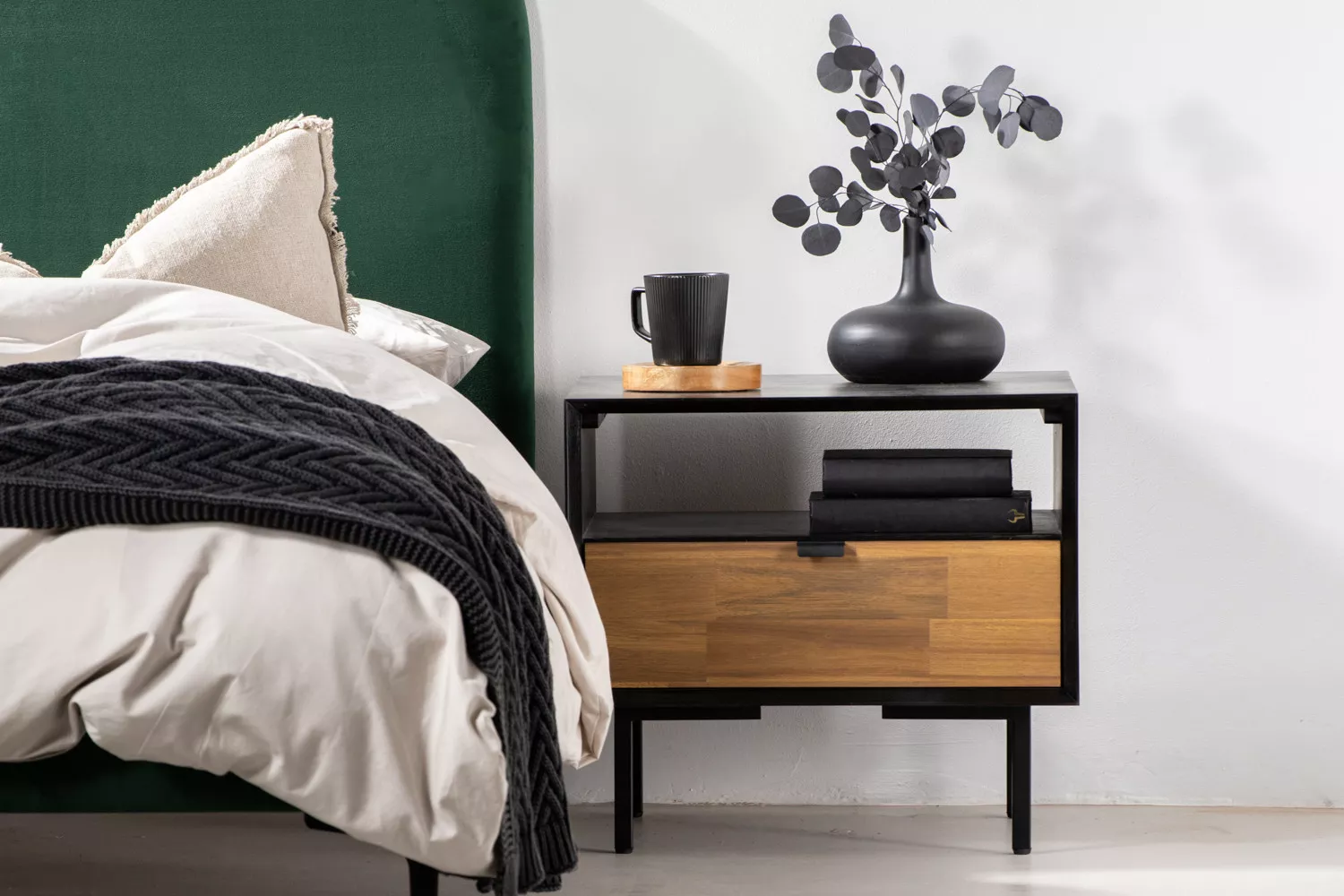 cielo_dawson_bedside_table